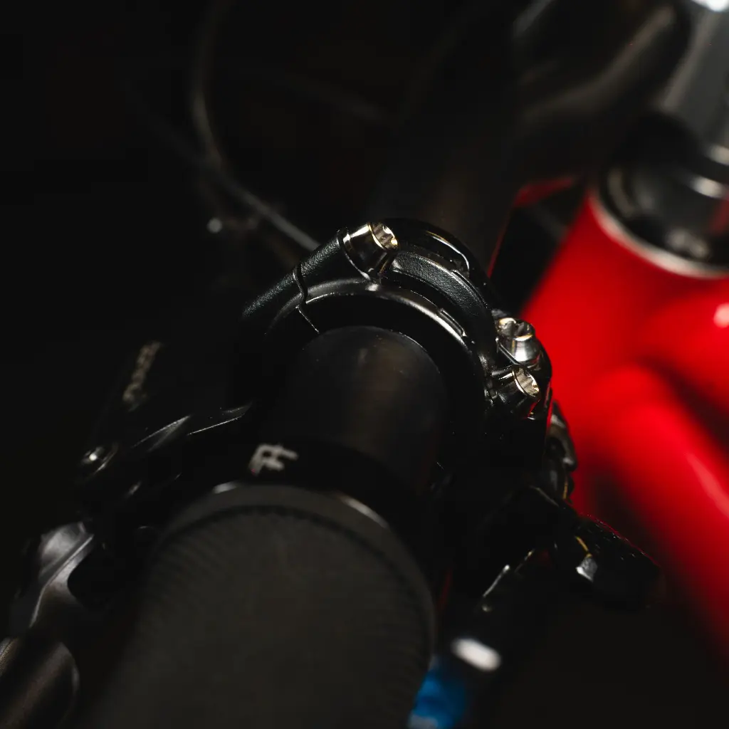 Ti Bolt M4x18 T25-9.webp